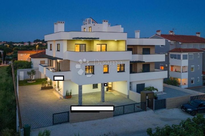 Kuća na prodaju 457 m² – Pula