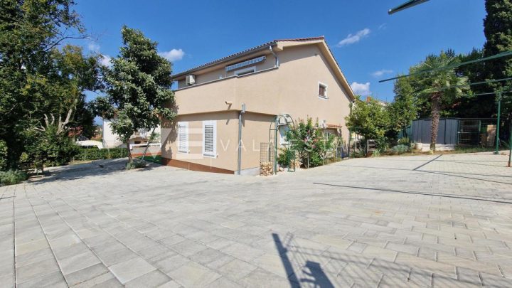 Dům na prodej 160 m² – Malinska