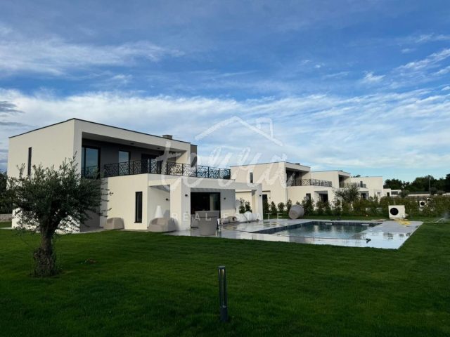 Hiša na predaj 214 m² – Svetvinčenat