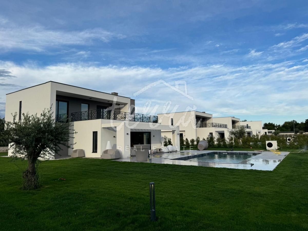 Haus Zu verkaufen - Istarska Svetvinčenat - foto 1/10