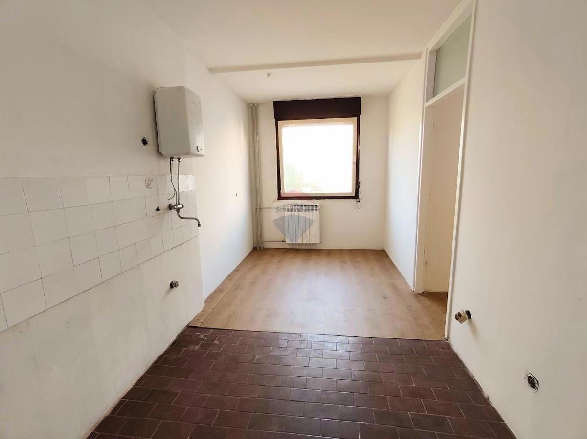 Flat For sale - KARLOVAČKA KARLOVAC