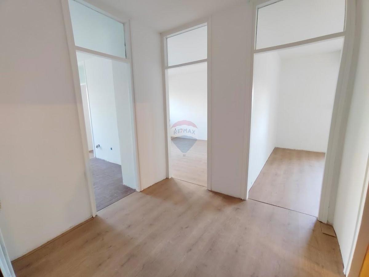 Flat For sale - KARLOVAČKA KARLOVAC