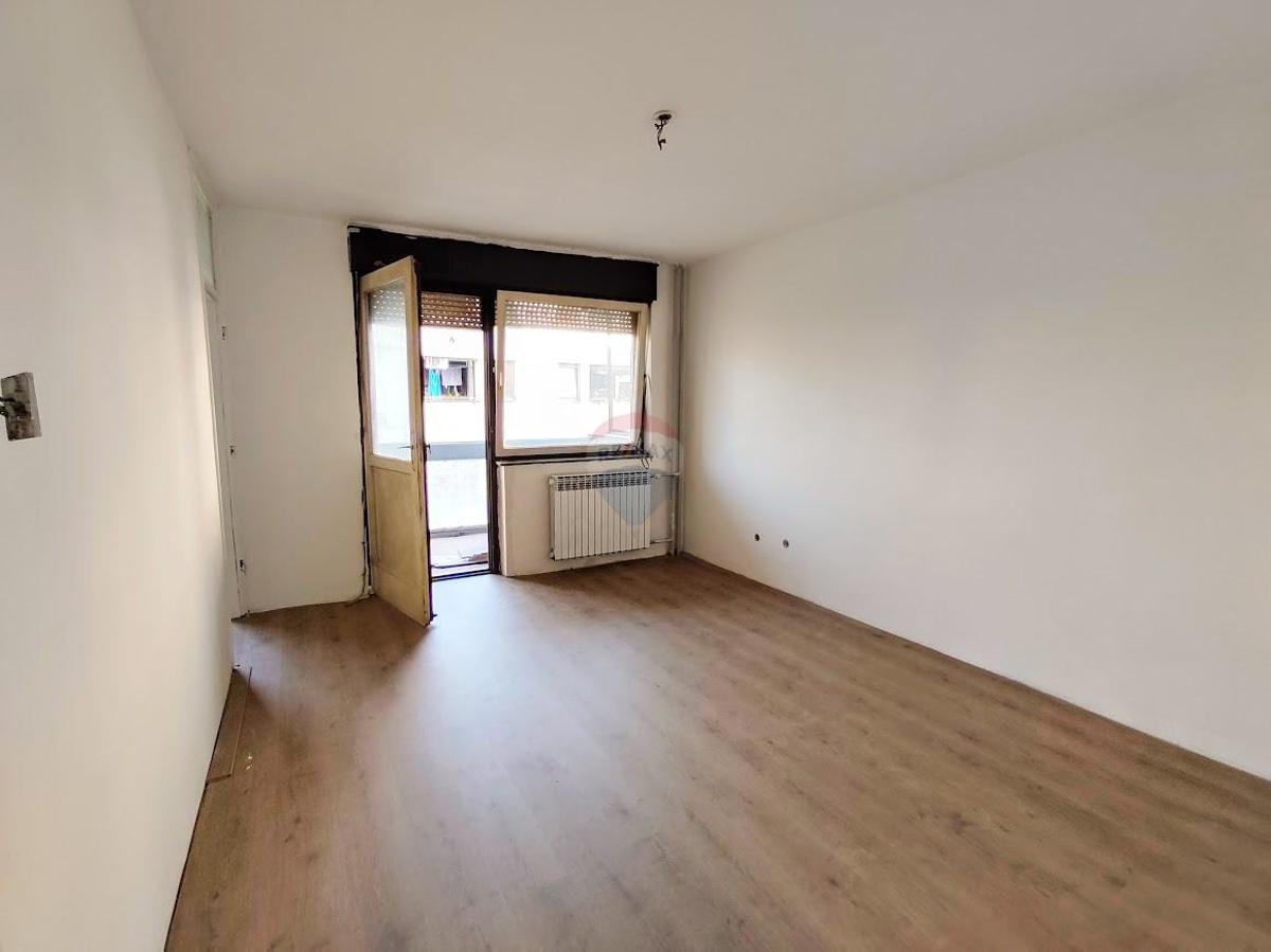 Flat For sale - KARLOVAČKA KARLOVAC