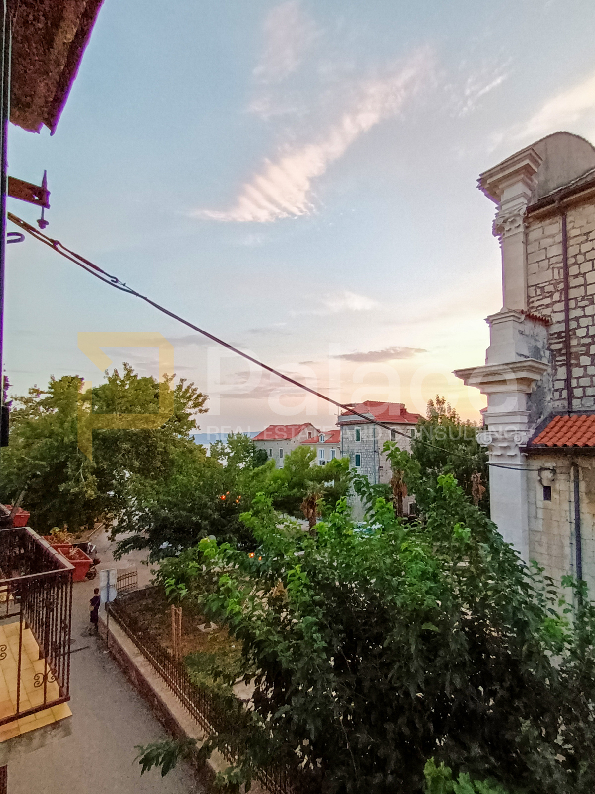 Kuća Na prodaju - SPLITSKO-DALMATINSKA KAŠTELA