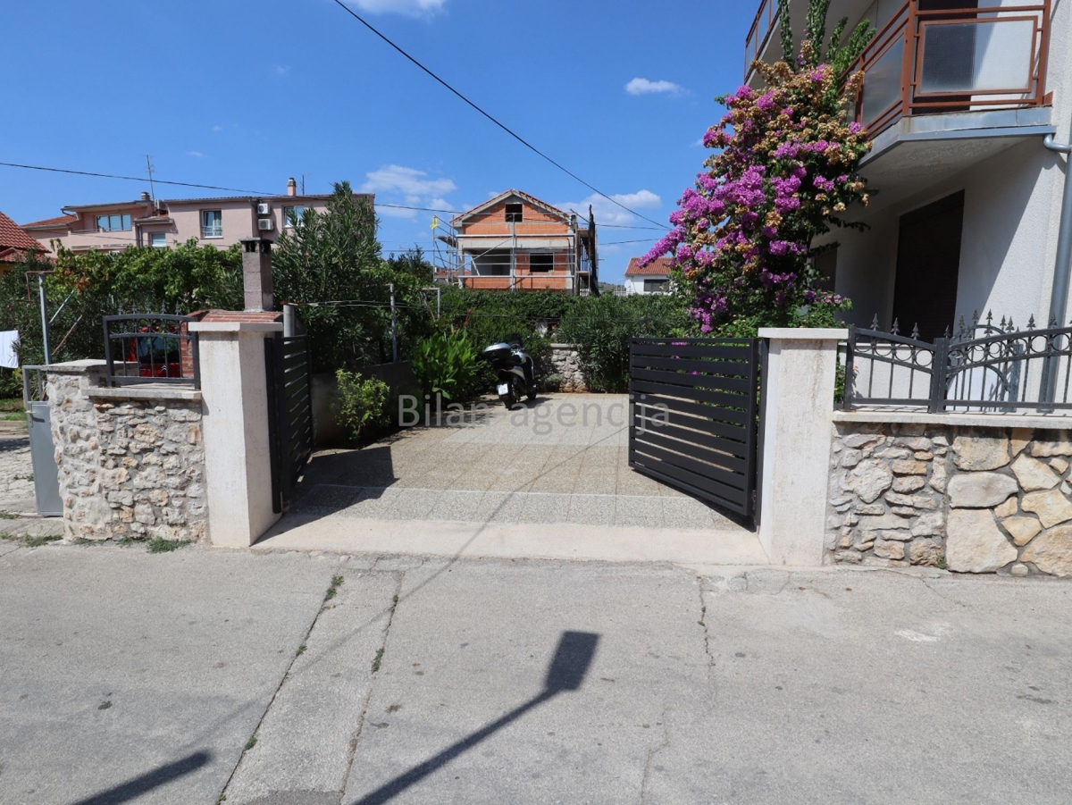 Hiša Naprodaj - ŠIBENSKO-KNINSKA Vodice