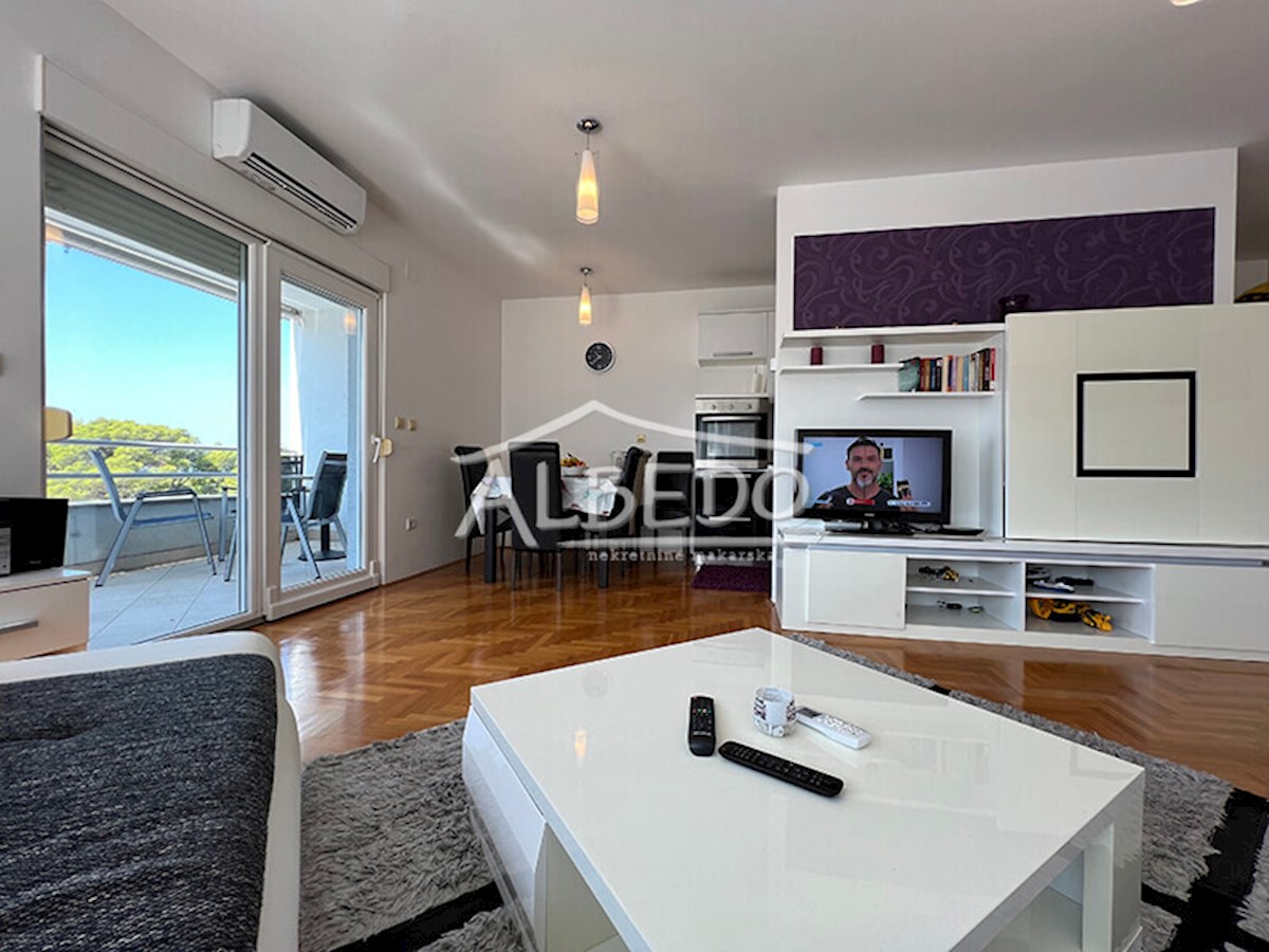 Flat For sale - SPLITSKO-DALMATINSKA BAŠKA VODA