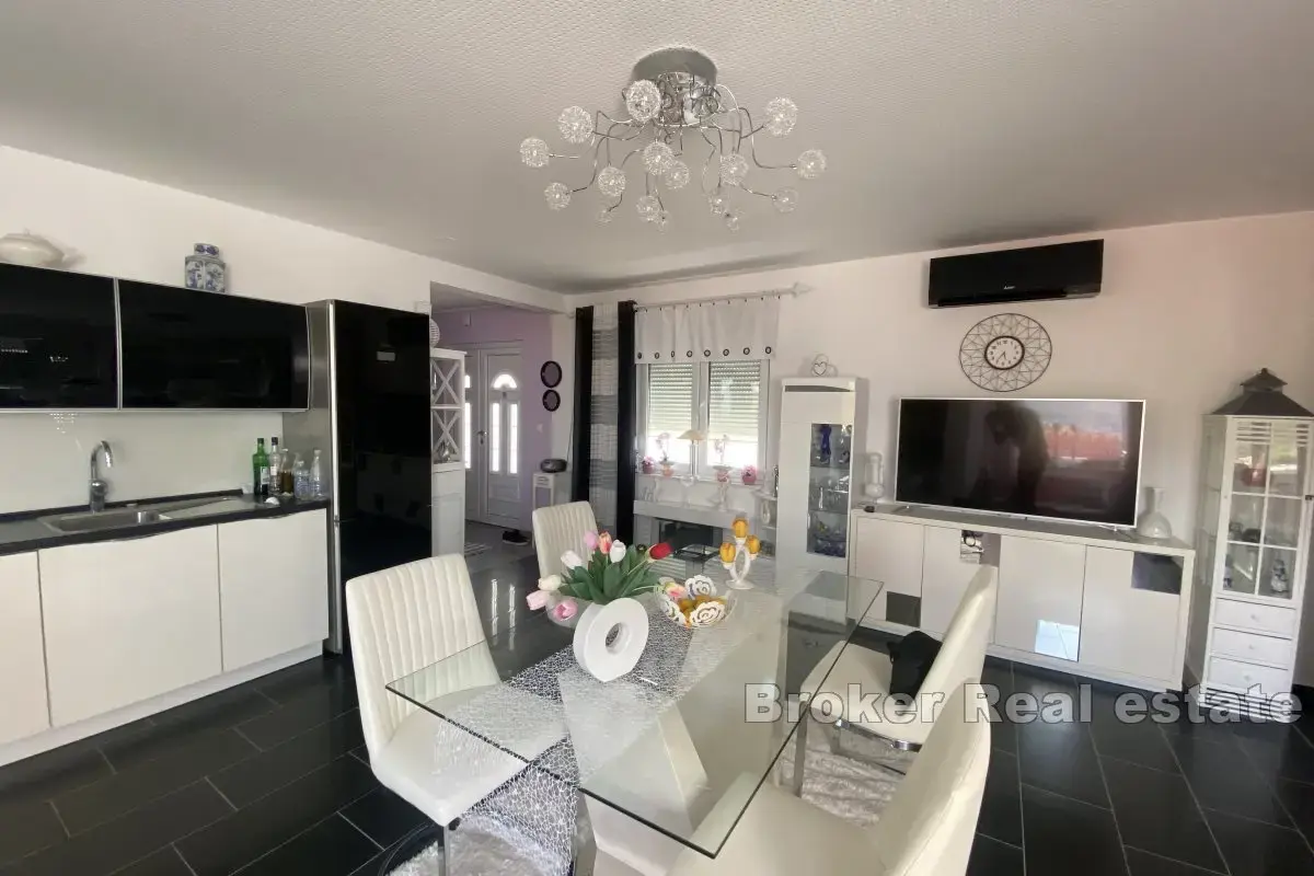 Maison À vendre - SPLITSKO-DALMATINSKA SPLIT