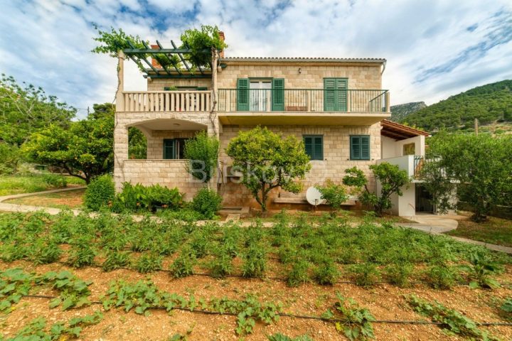 House for sale 372 m² – Bol