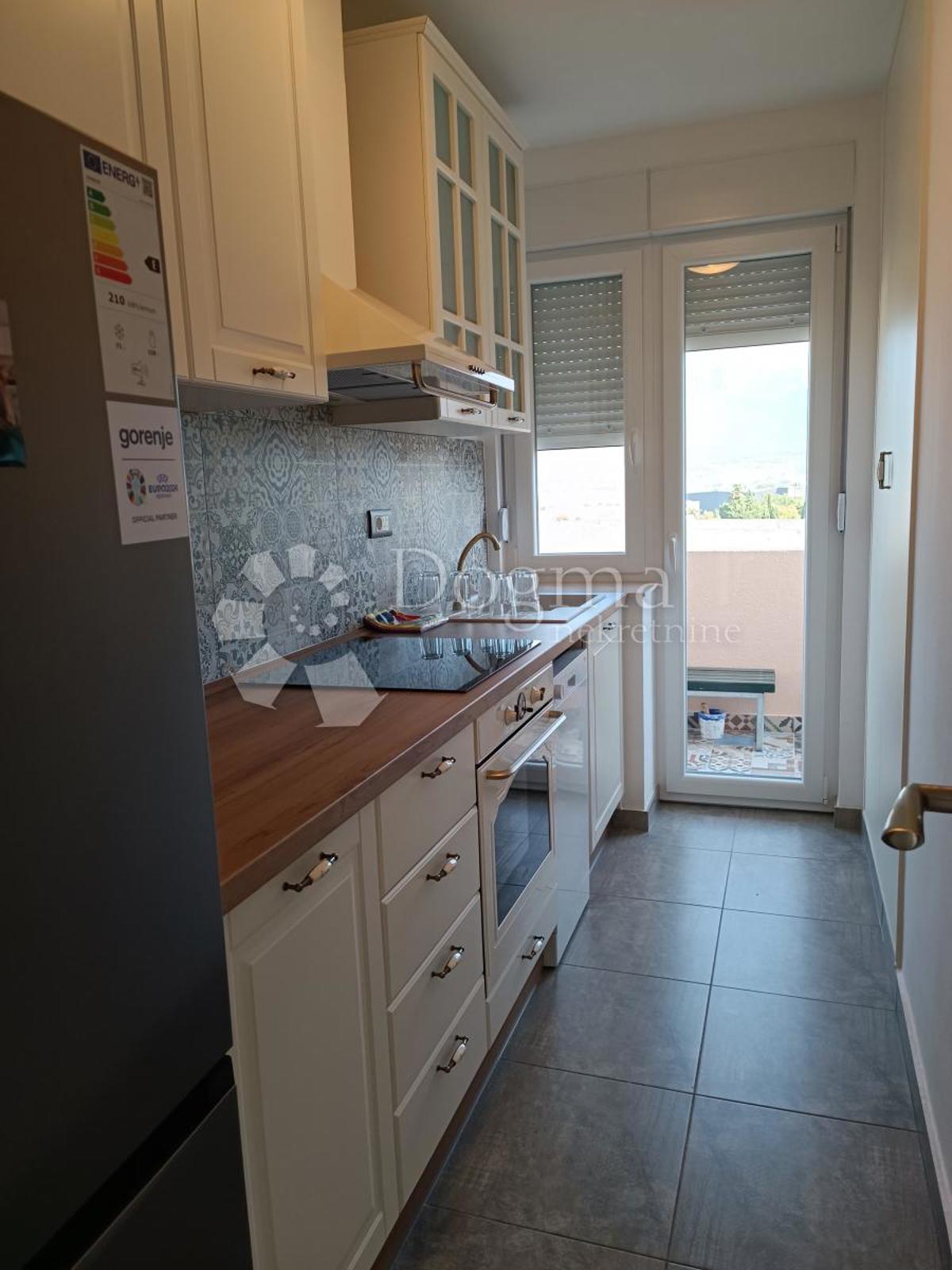 Apartment Zu verkaufen - SPLITSKO-DALMATINSKA SPLIT