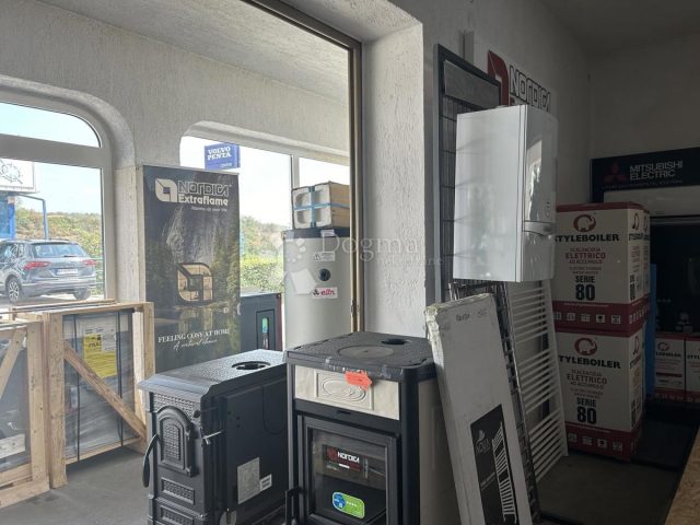 Commerciale In vendita MARINIĆI