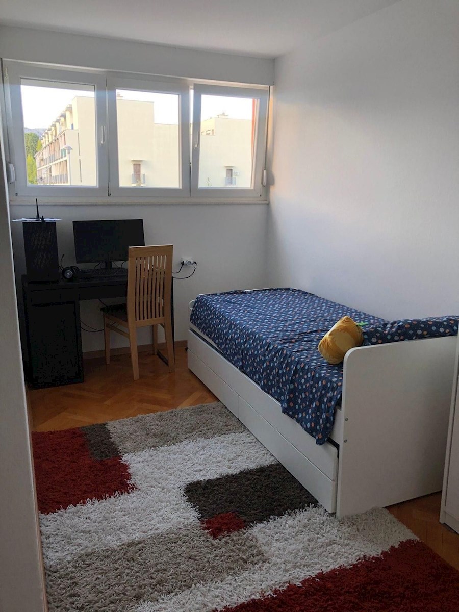 Flat For rent - SPLITSKO-DALMATINSKA SPLIT