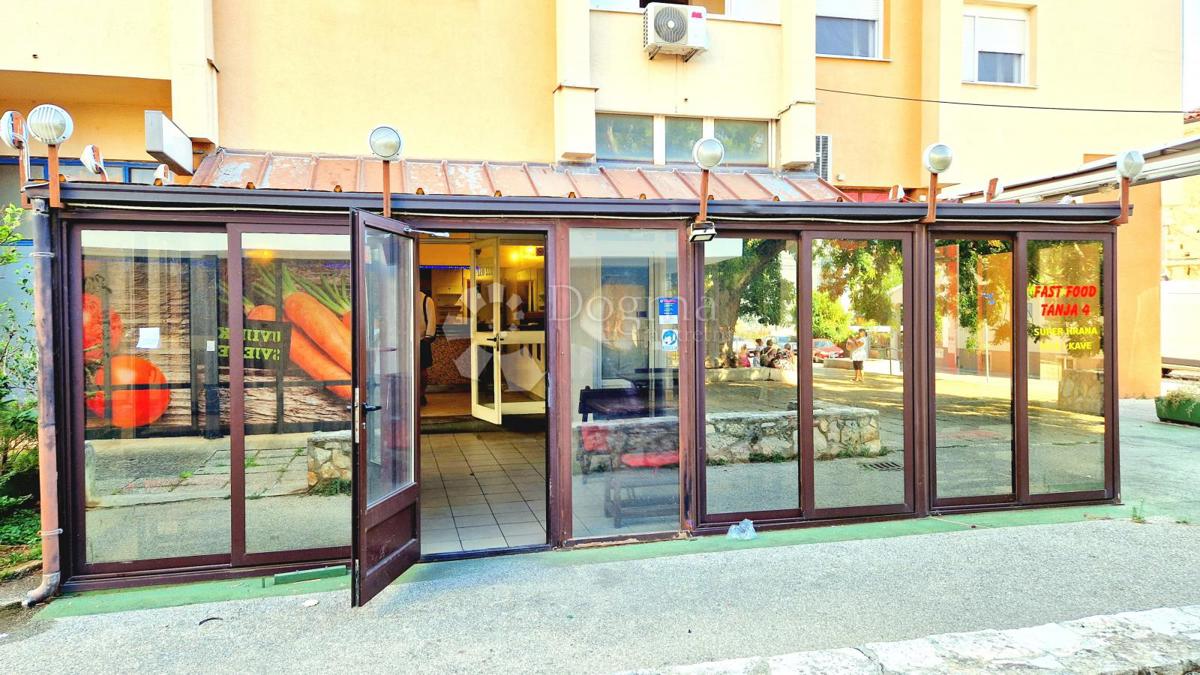 Business premises For sale PULA