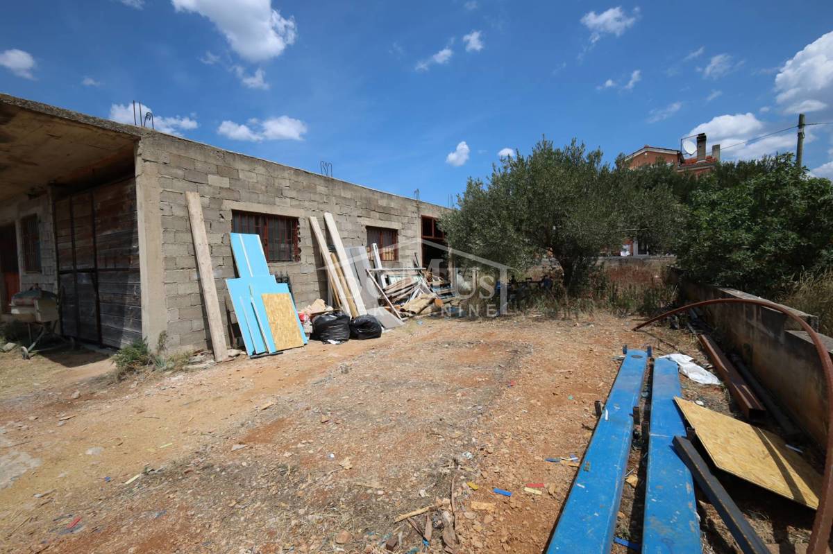 Haus Zu verkaufen - ŠIBENSKO-KNINSKA ŠIBENIK
