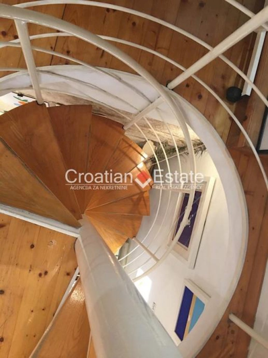 Poslovni prostori Naprodaj - SPLITSKO-DALMATINSKA Split