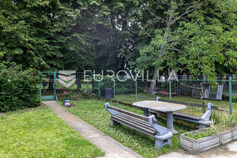 House For sale - OSJEČKO-BARANJSKA OSIJEK