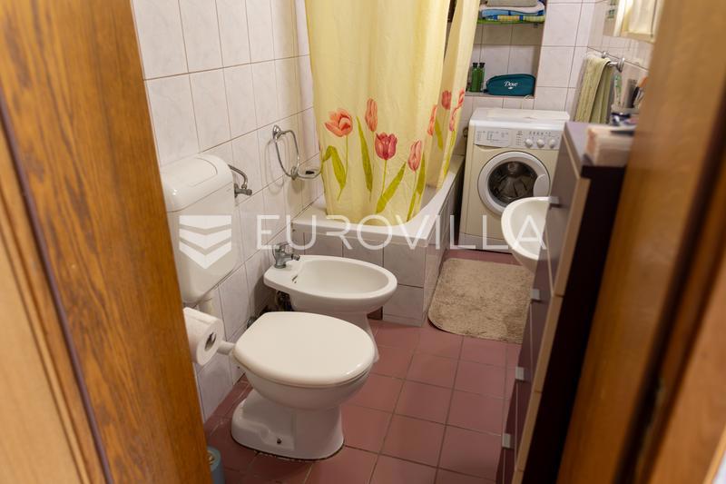 House For sale - OSJEČKO-BARANJSKA OSIJEK