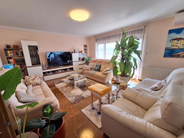 Dom na sprzedaż 362 m² – Rubeši