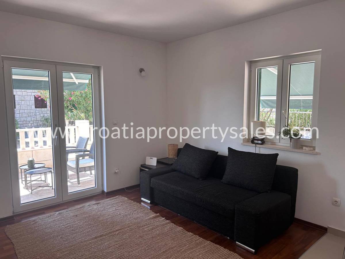 Flat For sale - SPLITSKO-DALMATINSKA BRAČ