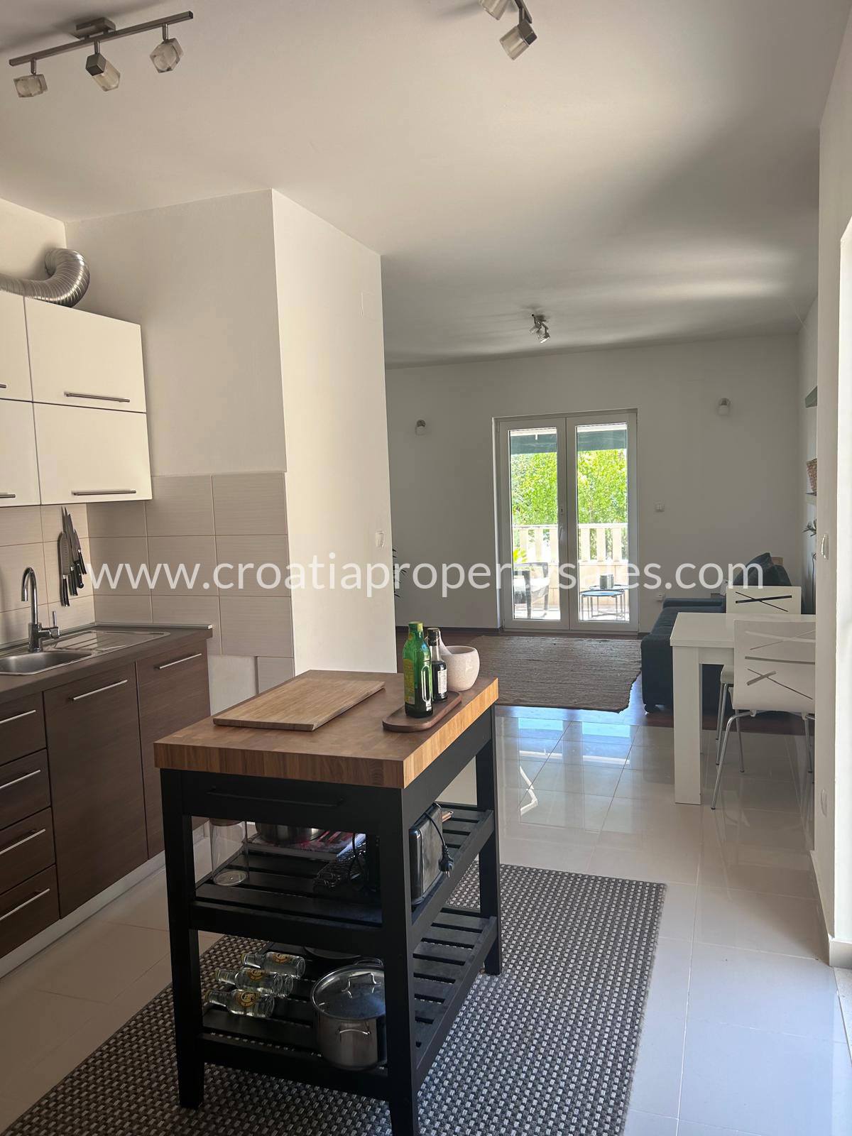 Flat For sale - SPLITSKO-DALMATINSKA BRAČ