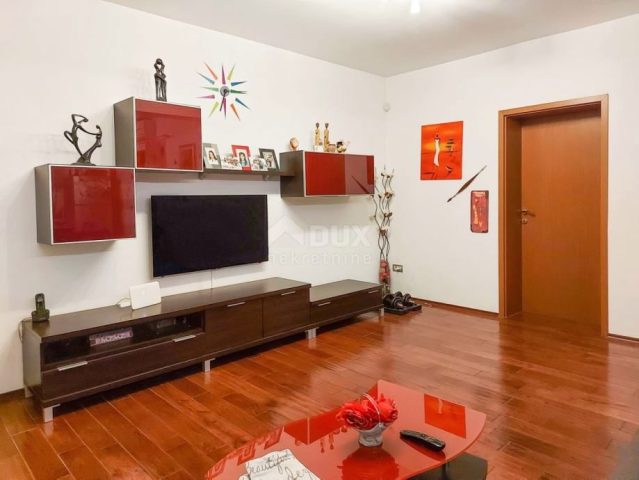 Flat for sale 111 m² – Pula