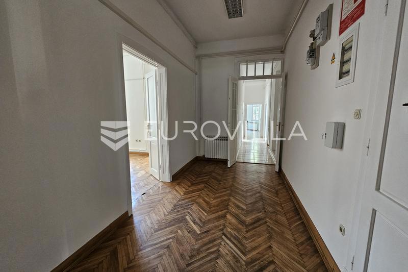 Business premises For rent - OSJEČKO-BARANJSKA OSIJEK