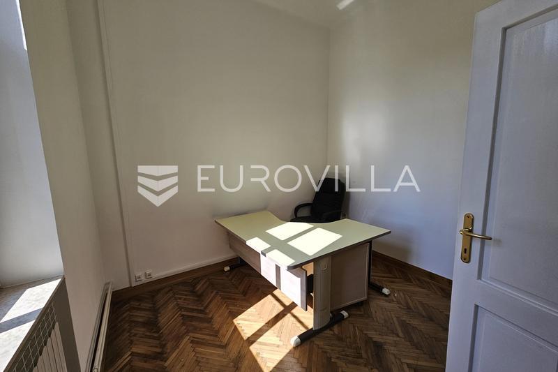 Business premises For rent - OSJEČKO-BARANJSKA OSIJEK