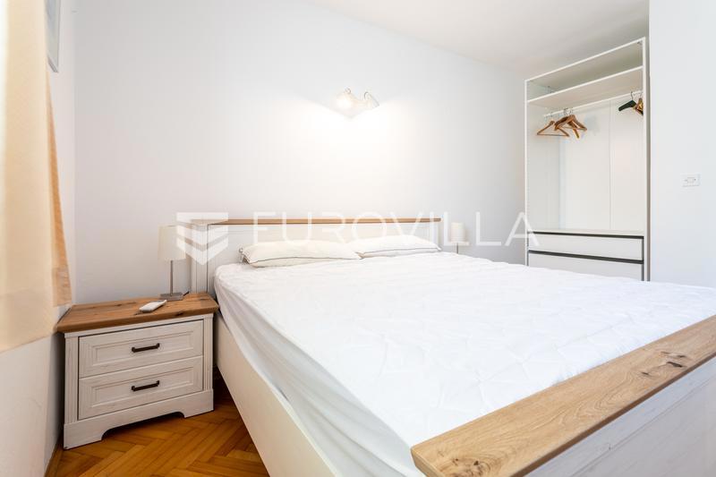 Apartmán Na predaj - SPLITSKO-DALMATINSKA STARI GRAD