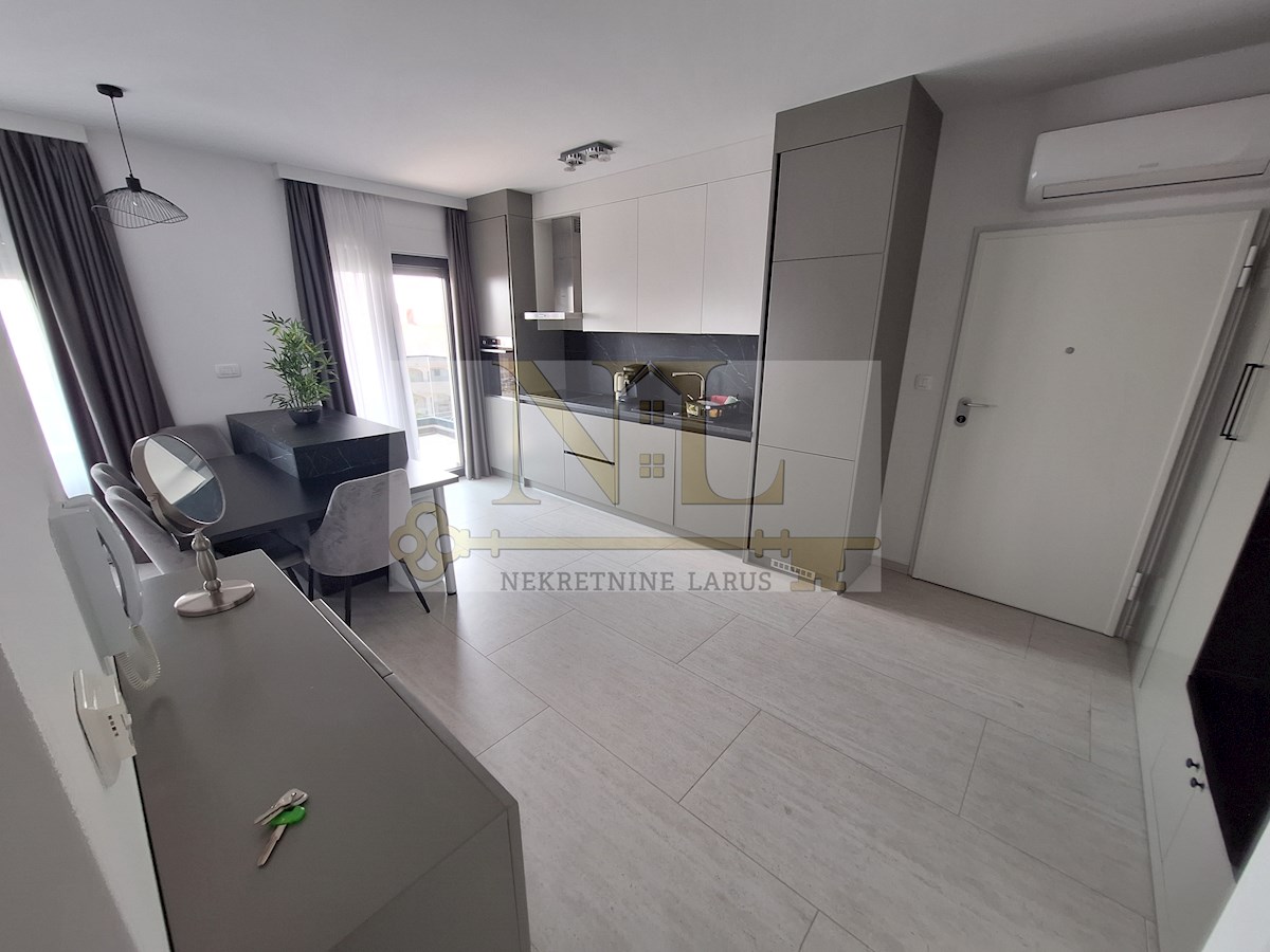 Apartma Na predaj - SPLITSKO-DALMATINSKA ČIOVO