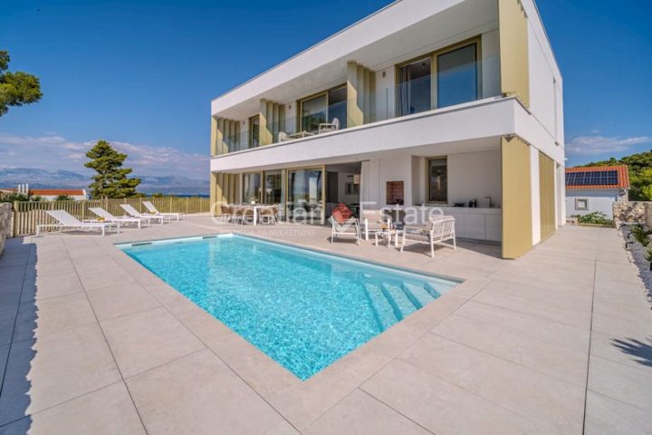 House for sale 274 m² – Sutivan