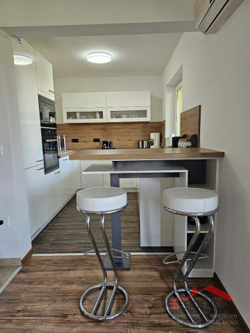 Apartmán na prodej 83 m² – Vinkuran