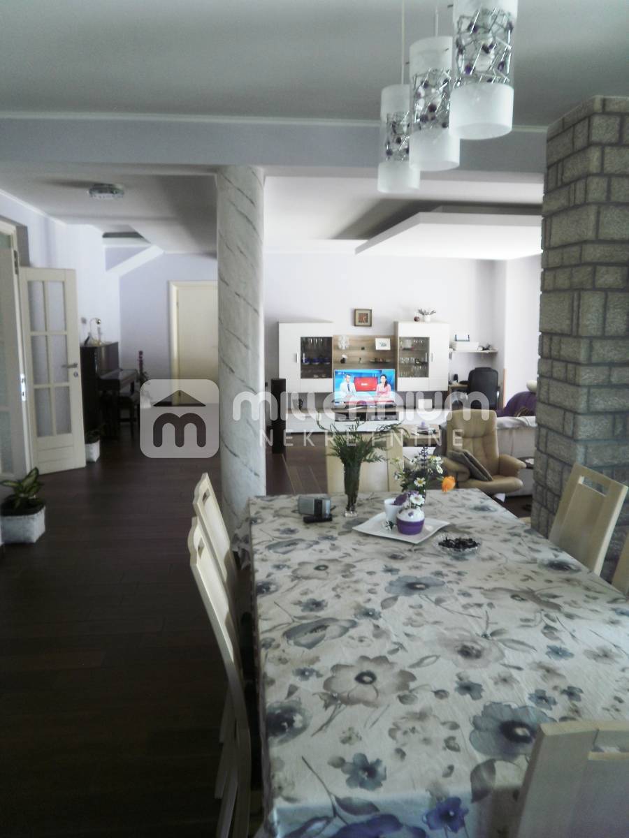 Kuća Na prodaju - PRIMORSKO-GORANSKA JELENJE
