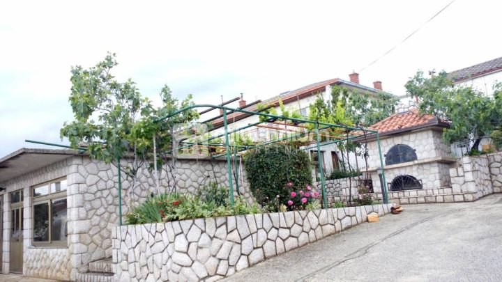 Kuća na prodaju 690 m² – Novi Vinodolski