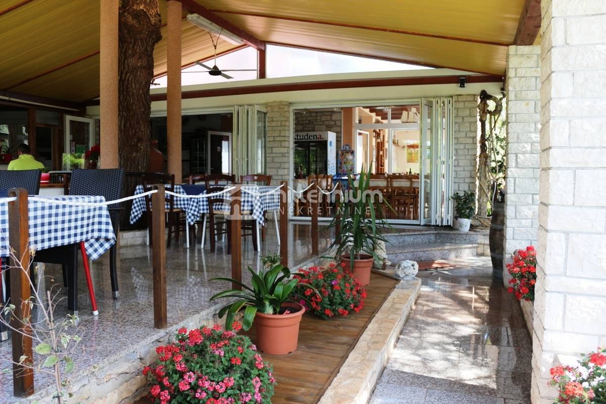 Business premises For sale - ISTARSKA UMAG