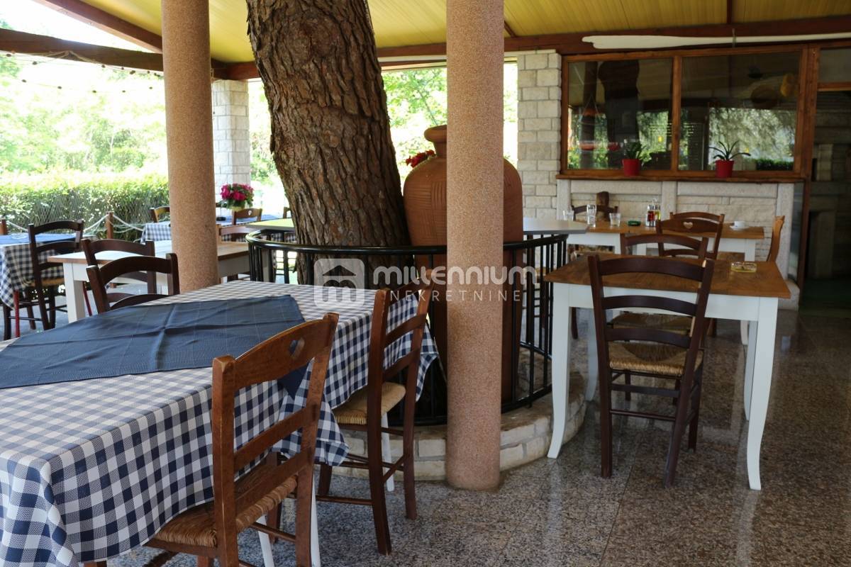 Business premises For sale - ISTARSKA UMAG