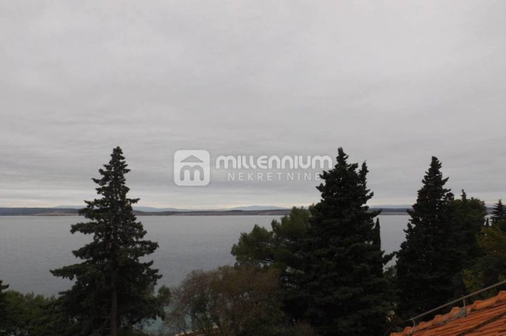 Poslovni prostori na predaj 1300 m² – Dramalj