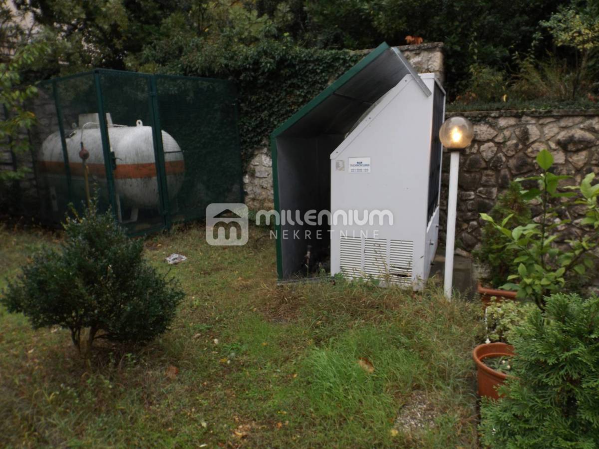 Poslovni prostori Na predaj - PRIMORSKO-GORANSKA CRIKVENICA