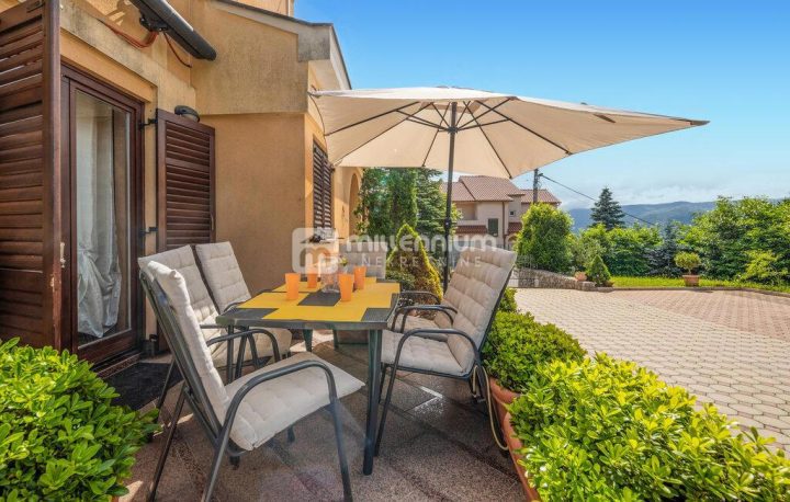 House for sale 222 m² – Marinići