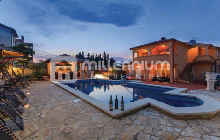 Kuća na prodaju 260 m² – Fažana
