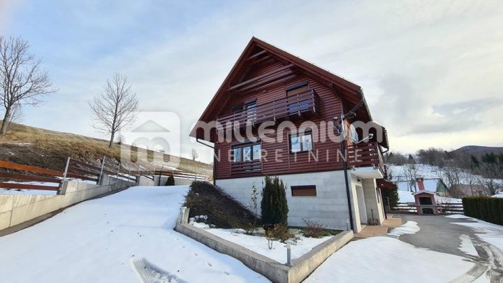 House for sale 300 m² – Begovo Razdolje