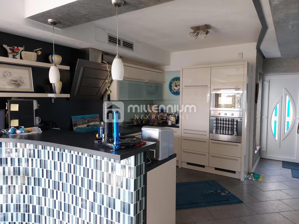 House For sale - PRIMORSKO-GORANSKA NOVI VINODOLSKI