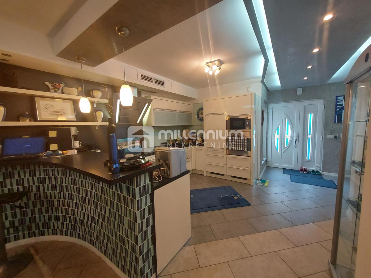 House For sale - PRIMORSKO-GORANSKA NOVI VINODOLSKI