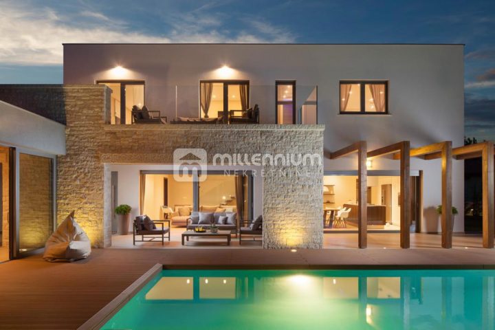 Maison à vendre 230 m² – Labin