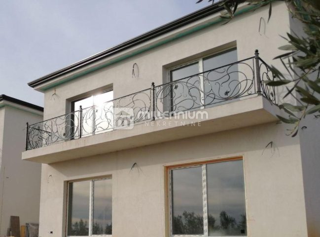 Kuća na prodaju 240 m² – Nova Vas