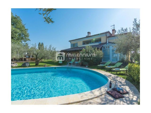 Casa in vendita 450 m² – Poreč