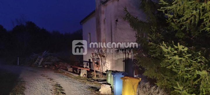 Kuća Na prodaju - Istarska Lupoglav - foto 2/10