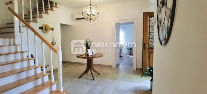 Haus zu verkaufen 110 m² – Nedešćina