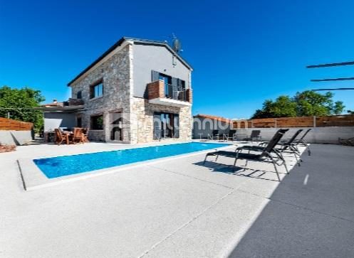 Kuća na prodaju 240 m² – Kanfanar