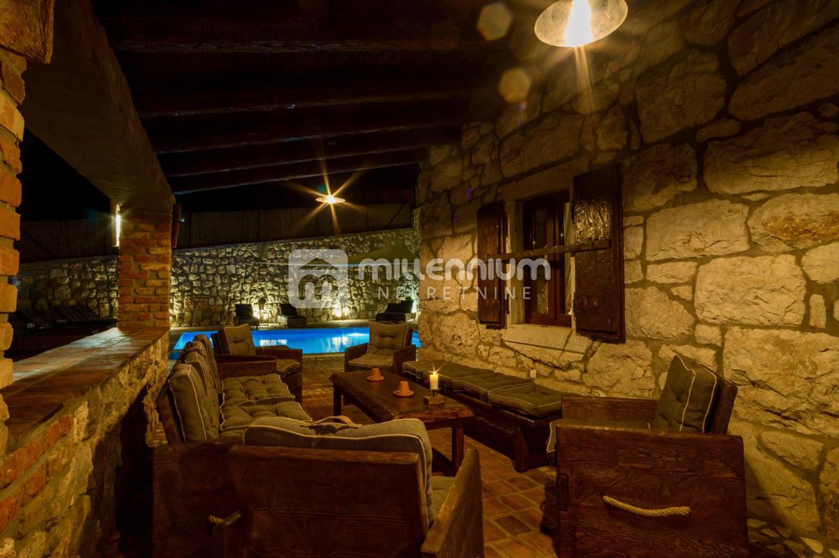 Hiša Na predaj - PRIMORSKO-GORANSKA VINODOLSKA OPĆINA