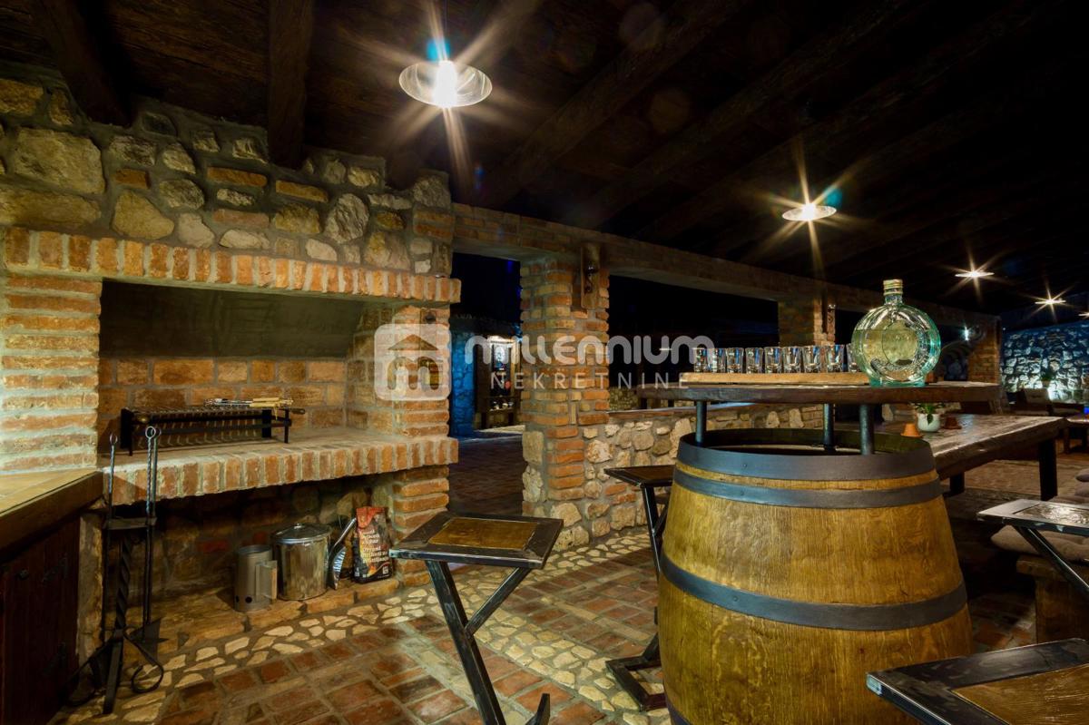 Hiša Na predaj - PRIMORSKO-GORANSKA VINODOLSKA OPĆINA