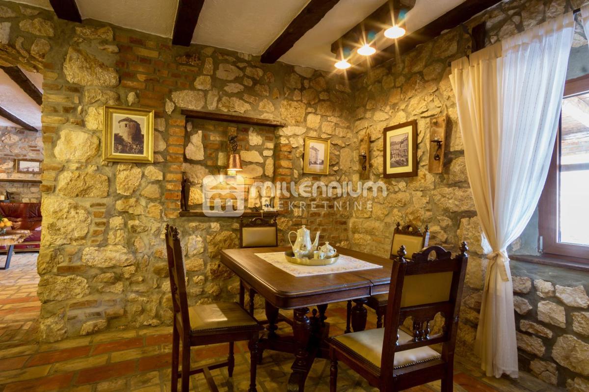Hiša Na predaj - PRIMORSKO-GORANSKA VINODOLSKA OPĆINA